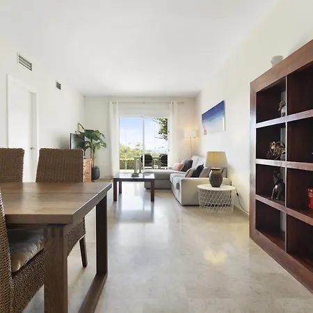 Апартаменты Frontline 2bed Marina Bay Эстепона